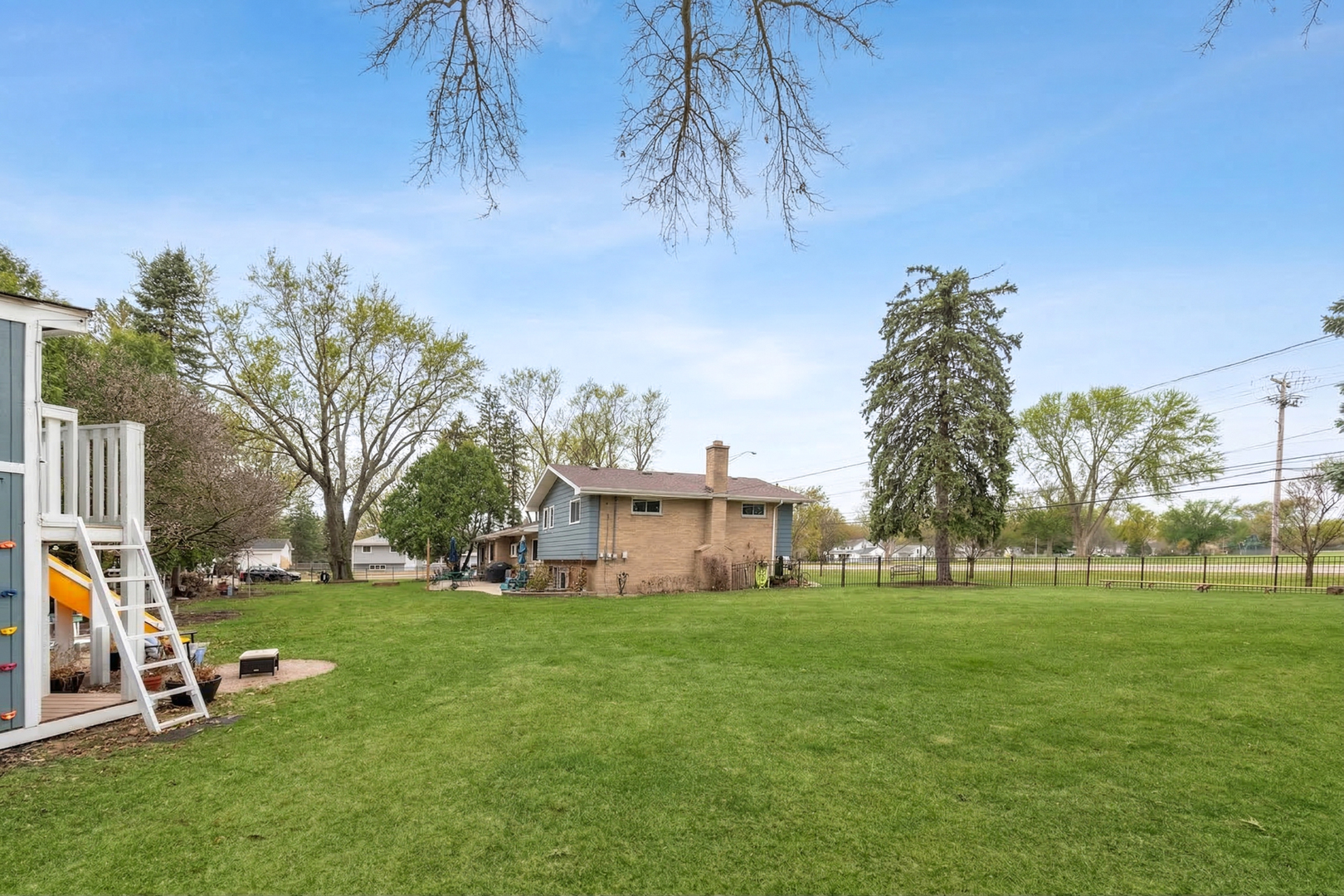 28W075 Aurora Avenue, Naperville, IL 60540