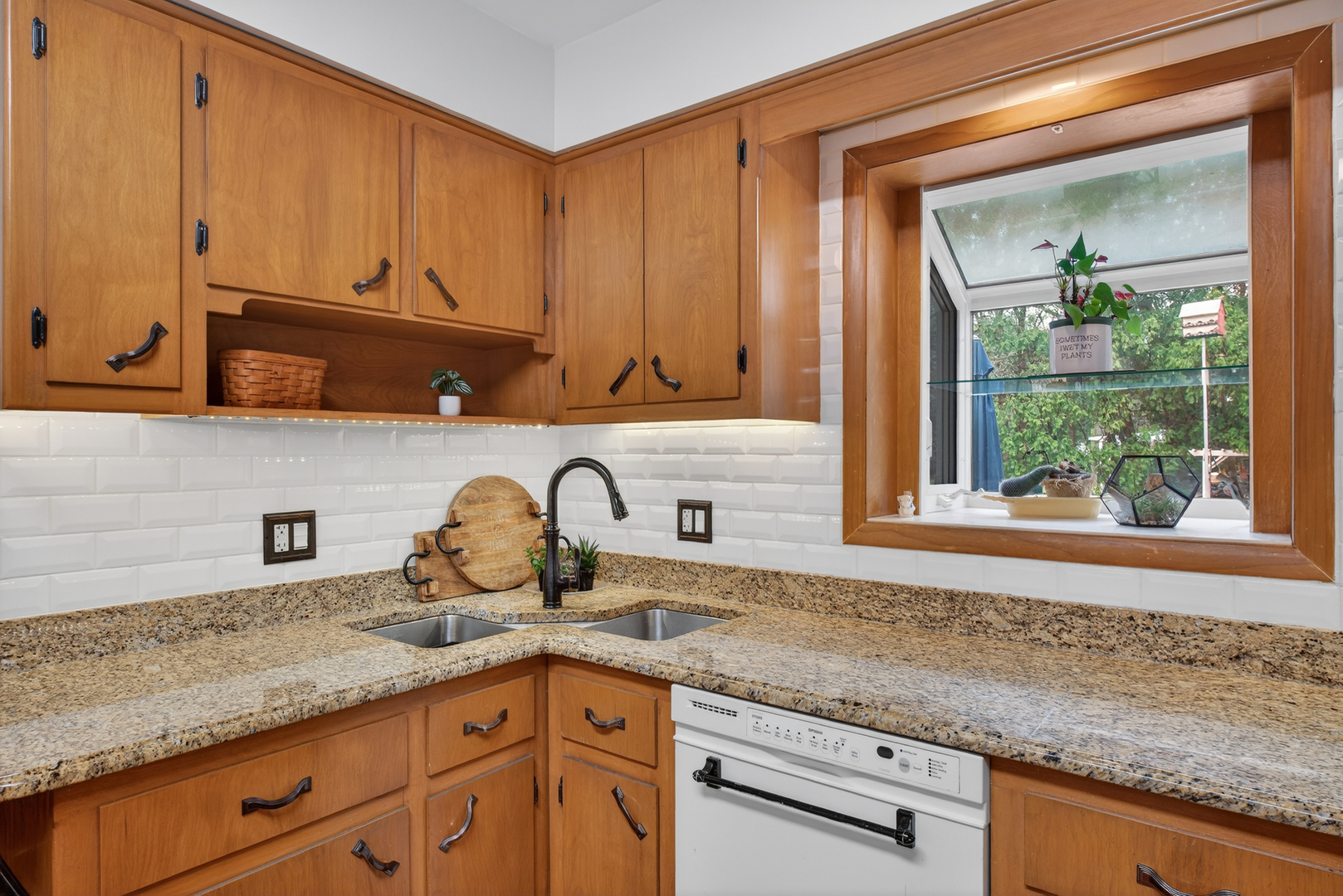 28W075 Aurora Avenue, Naperville, IL 60540