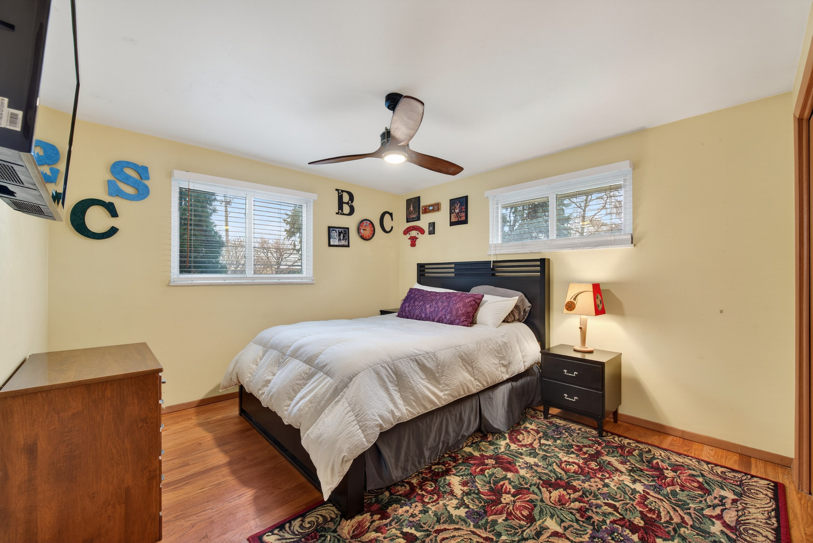 28W075 Aurora Avenue, Naperville, IL 60540