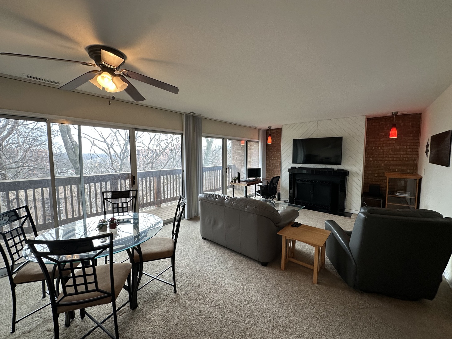 5821 Oakwood Drive #F, Lisle, IL 60532