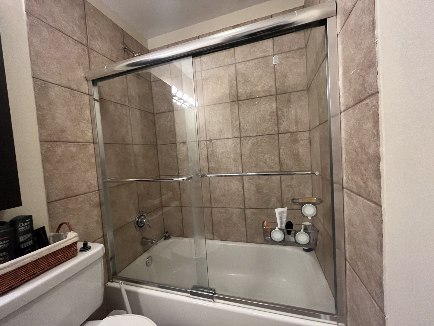 5821 Oakwood Drive #F, Lisle, IL 60532