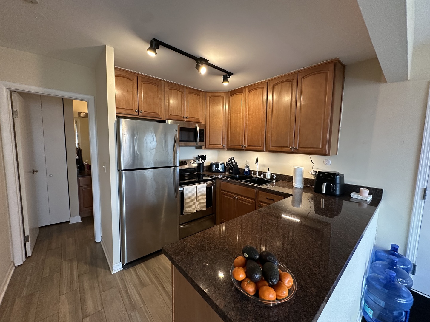 5821 Oakwood Drive #F, Lisle, IL 60532