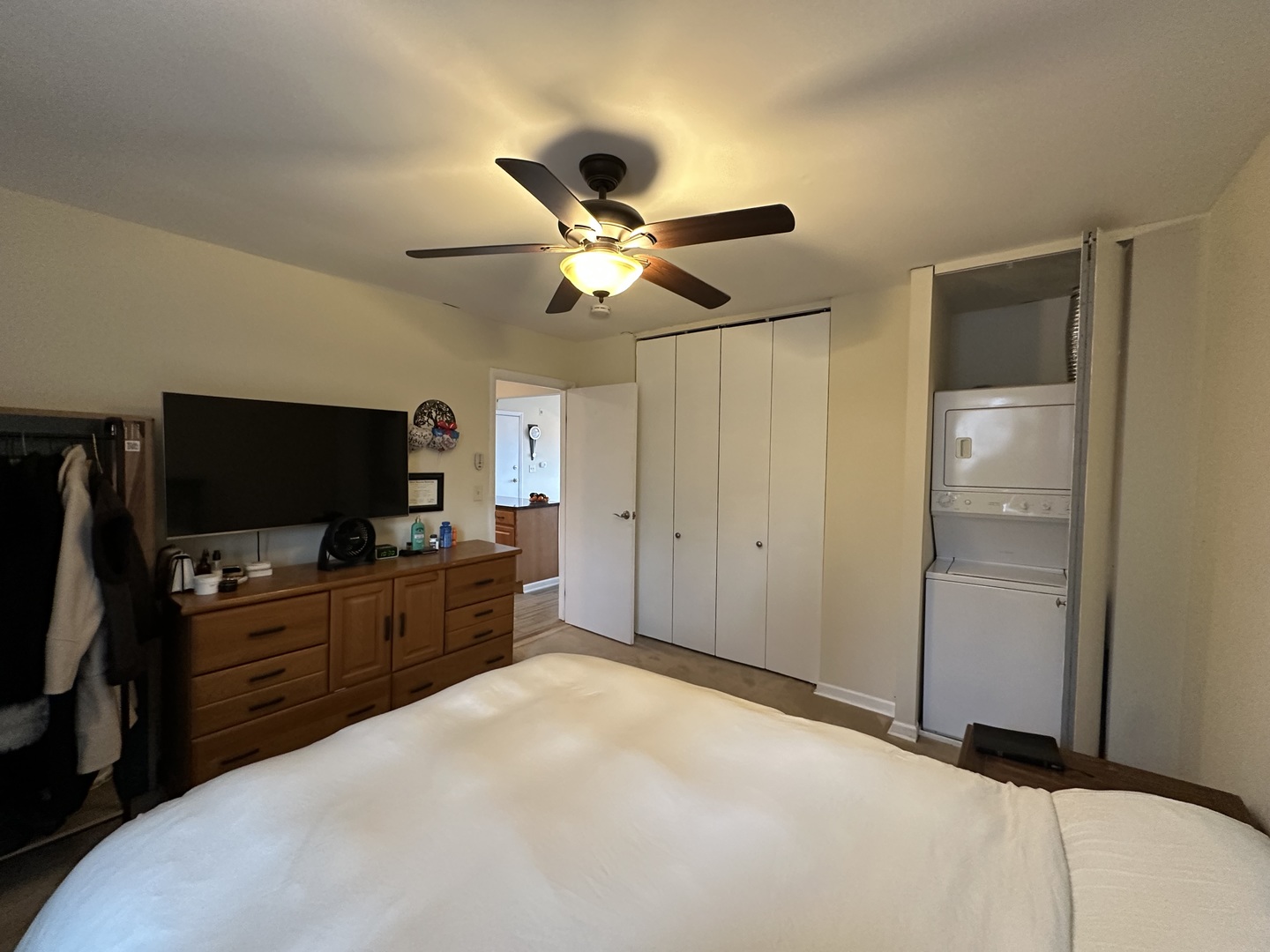 5821 Oakwood Drive #F, Lisle, IL 60532