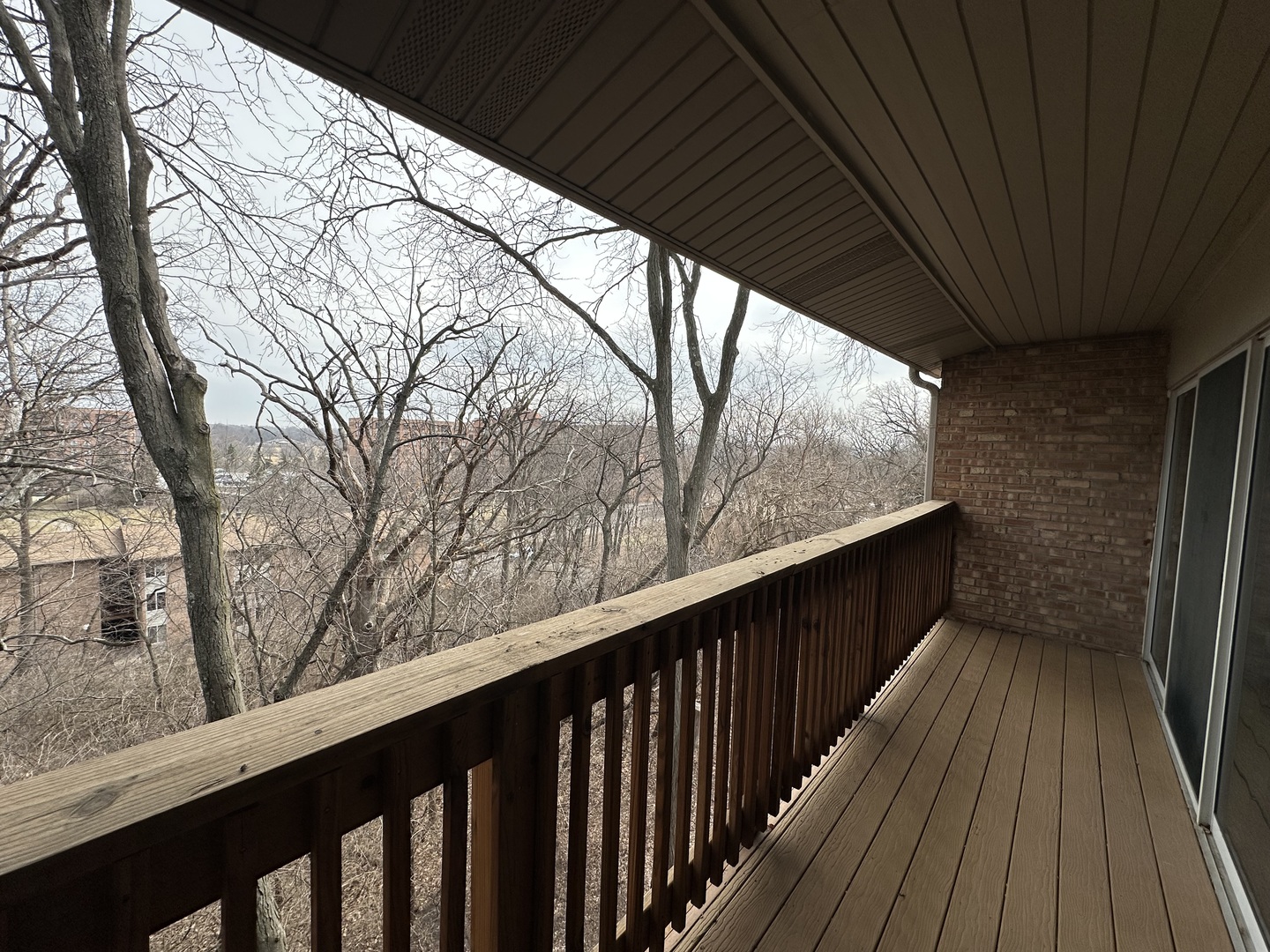 5821 Oakwood Drive #F, Lisle, IL 60532