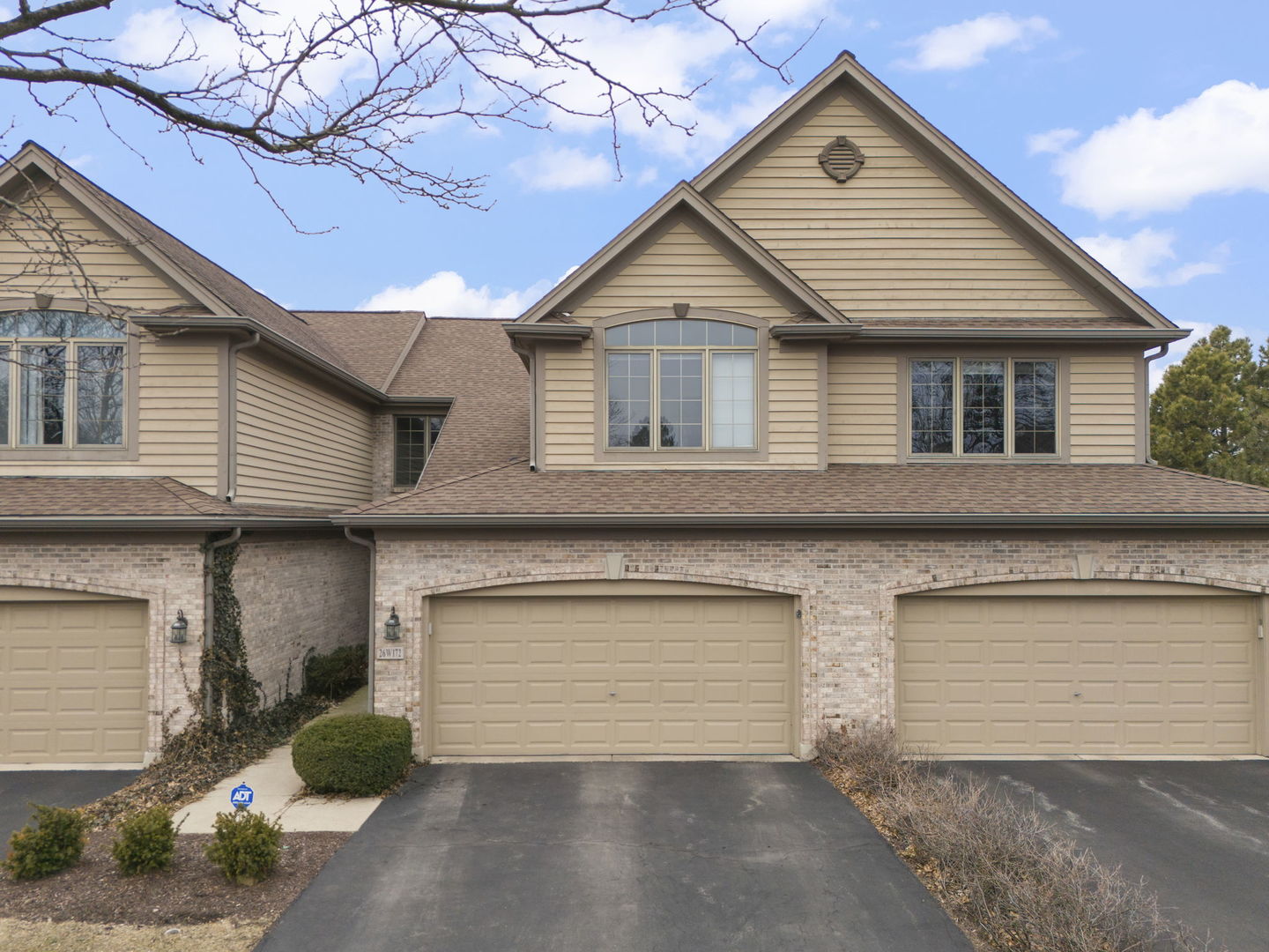 26W172 Klein Creek Drive, Winfield, IL 60190