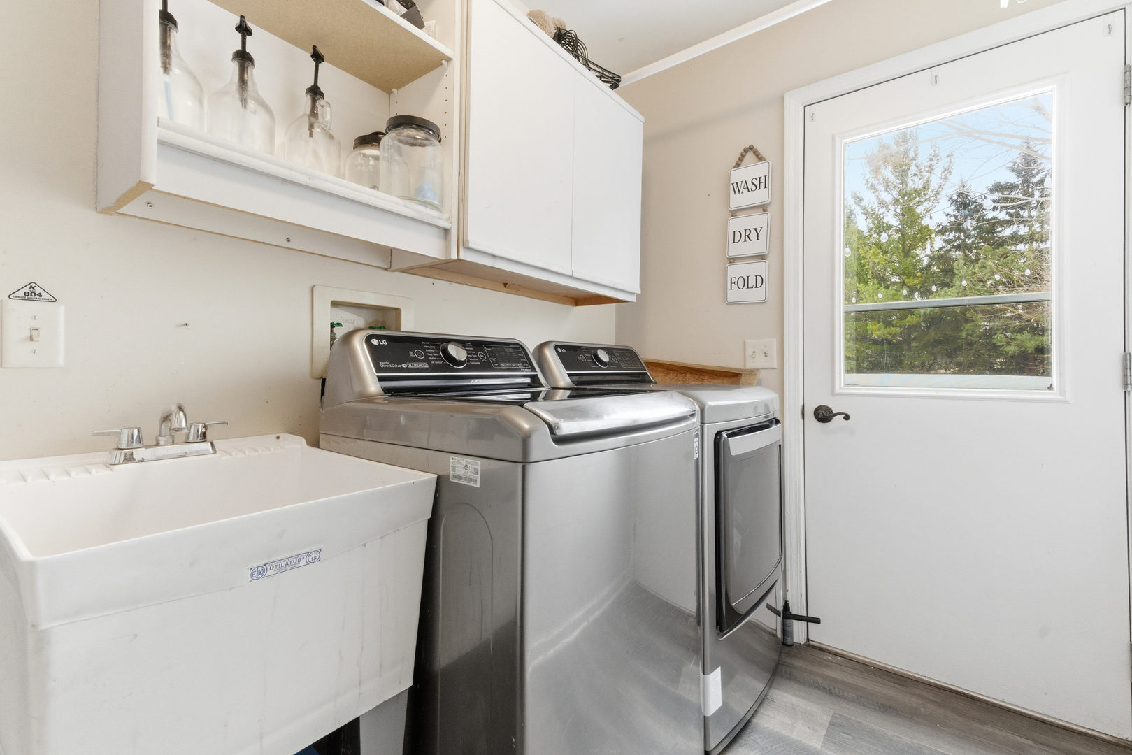 2001 Madison Avenue, Gurnee, IL 60031