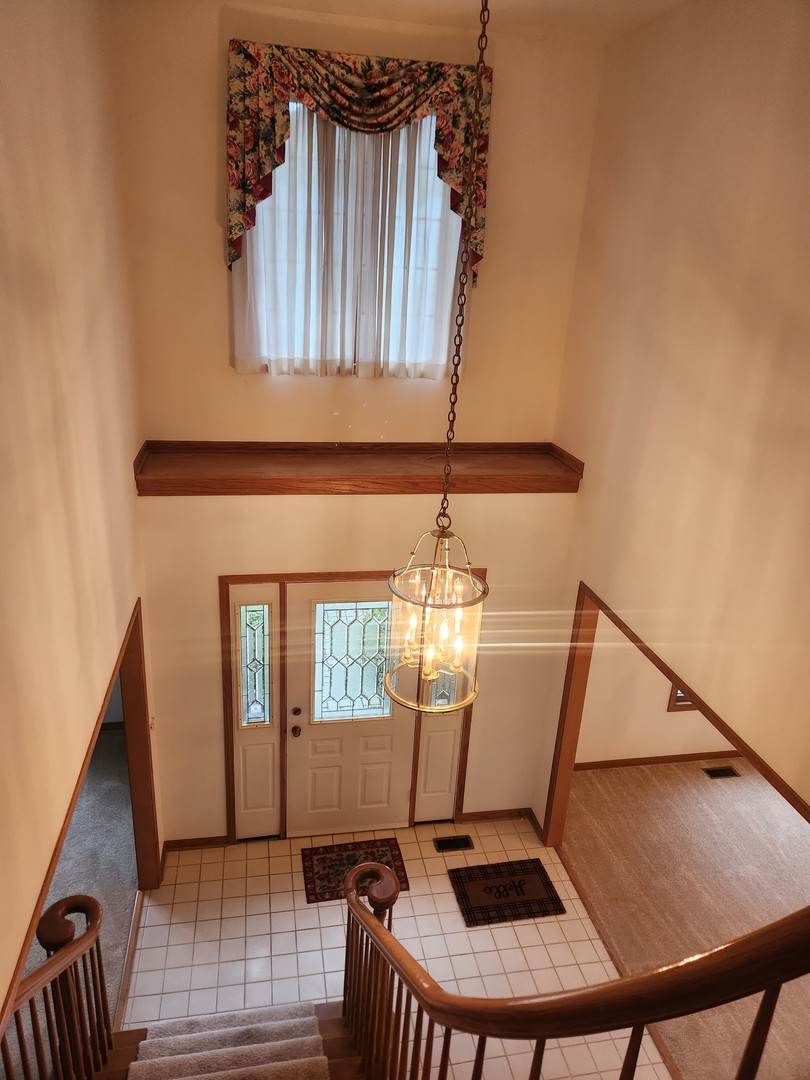 6808 Scotch Pine Trail, Darien, IL 60561