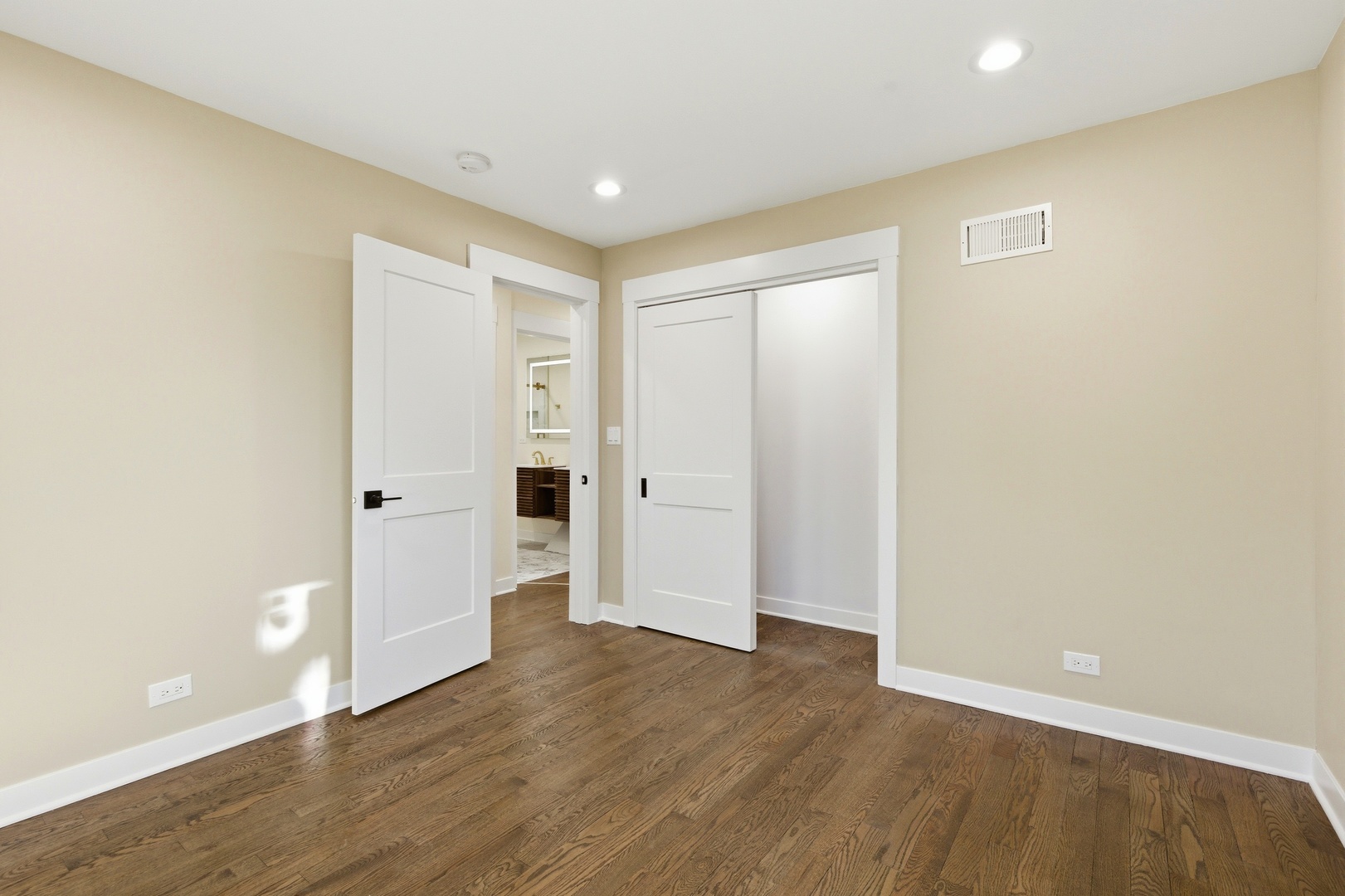 3609 Central Street, Evanston, IL 60201