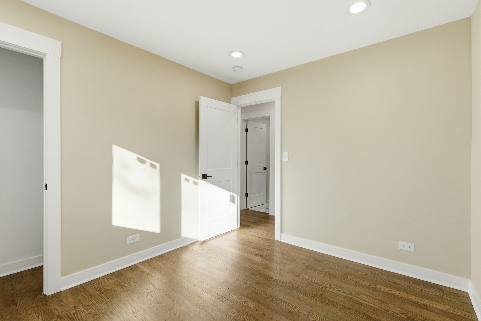 3609 Central Street, Evanston, IL 60201