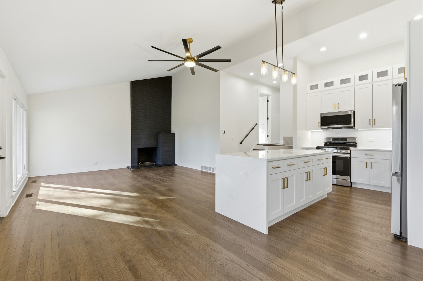 3609 Central Street, Evanston, IL 60201