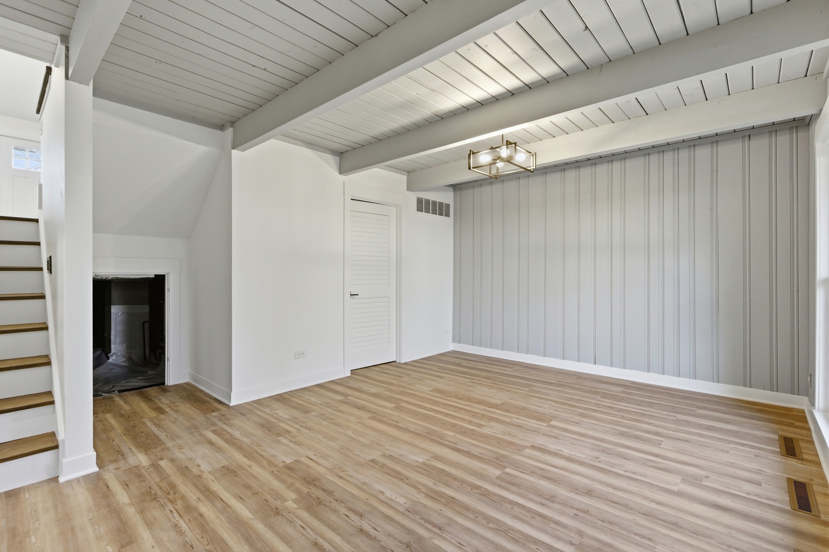 3609 Central Street, Evanston, IL 60201