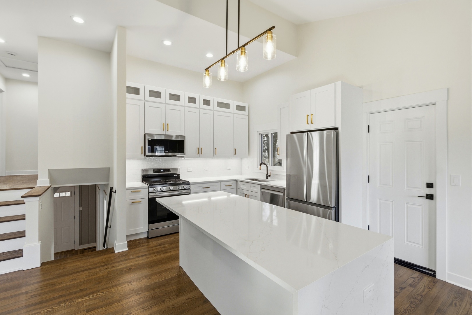 3609 Central Street, Evanston, IL 60201