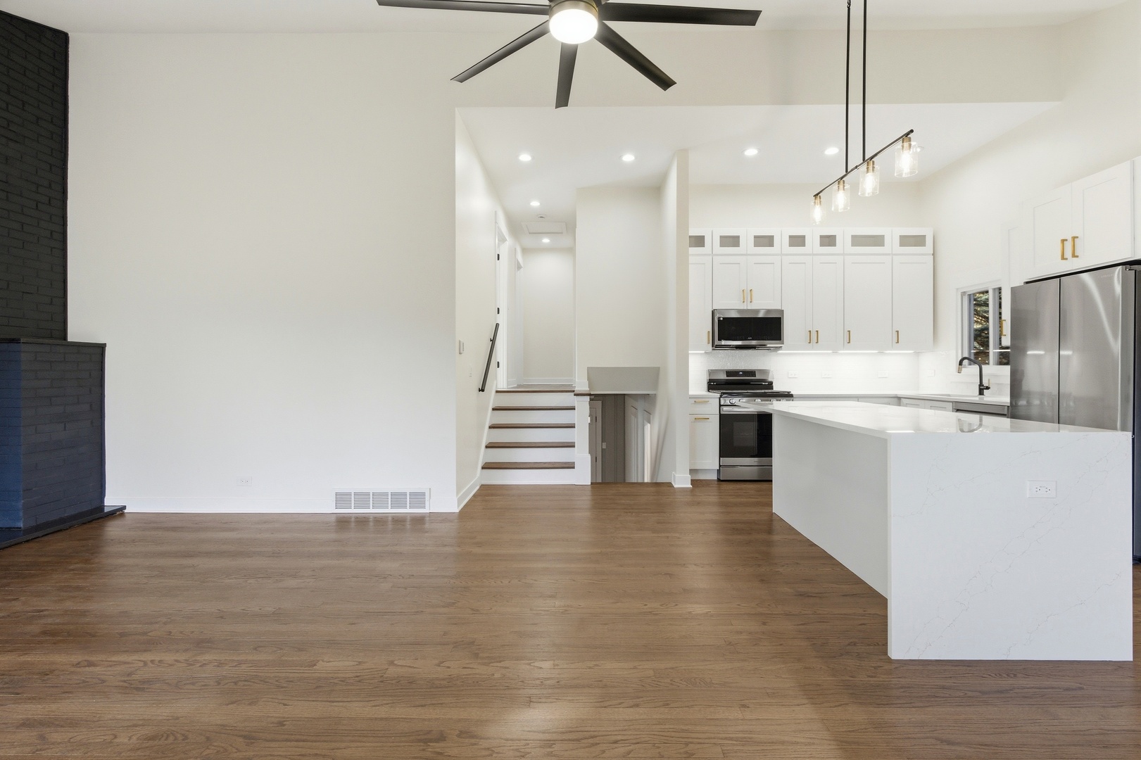 3609 Central Street, Evanston, IL 60201