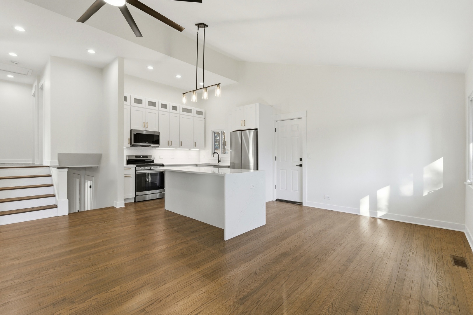 3609 Central Street, Evanston, IL 60201