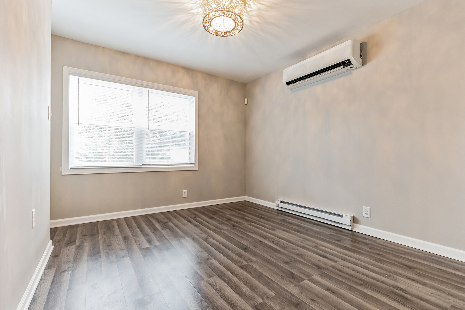 1710 W 4th Street, Dixon, IL 61021