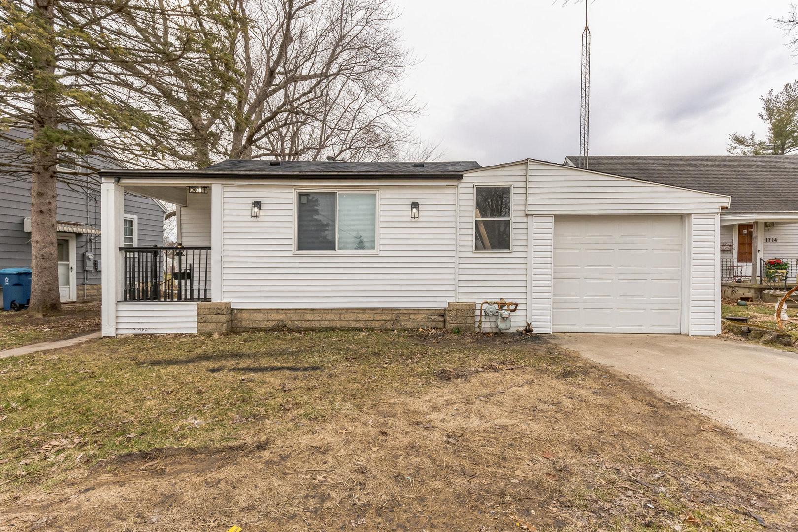 1710 W 4th Street, Dixon, IL 61021