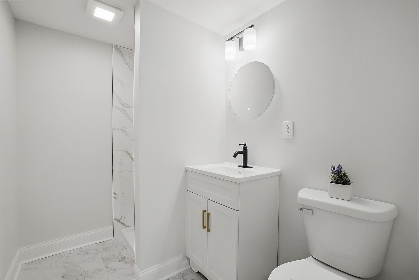 6051 S Normandy Avenue, Chicago, IL 60638