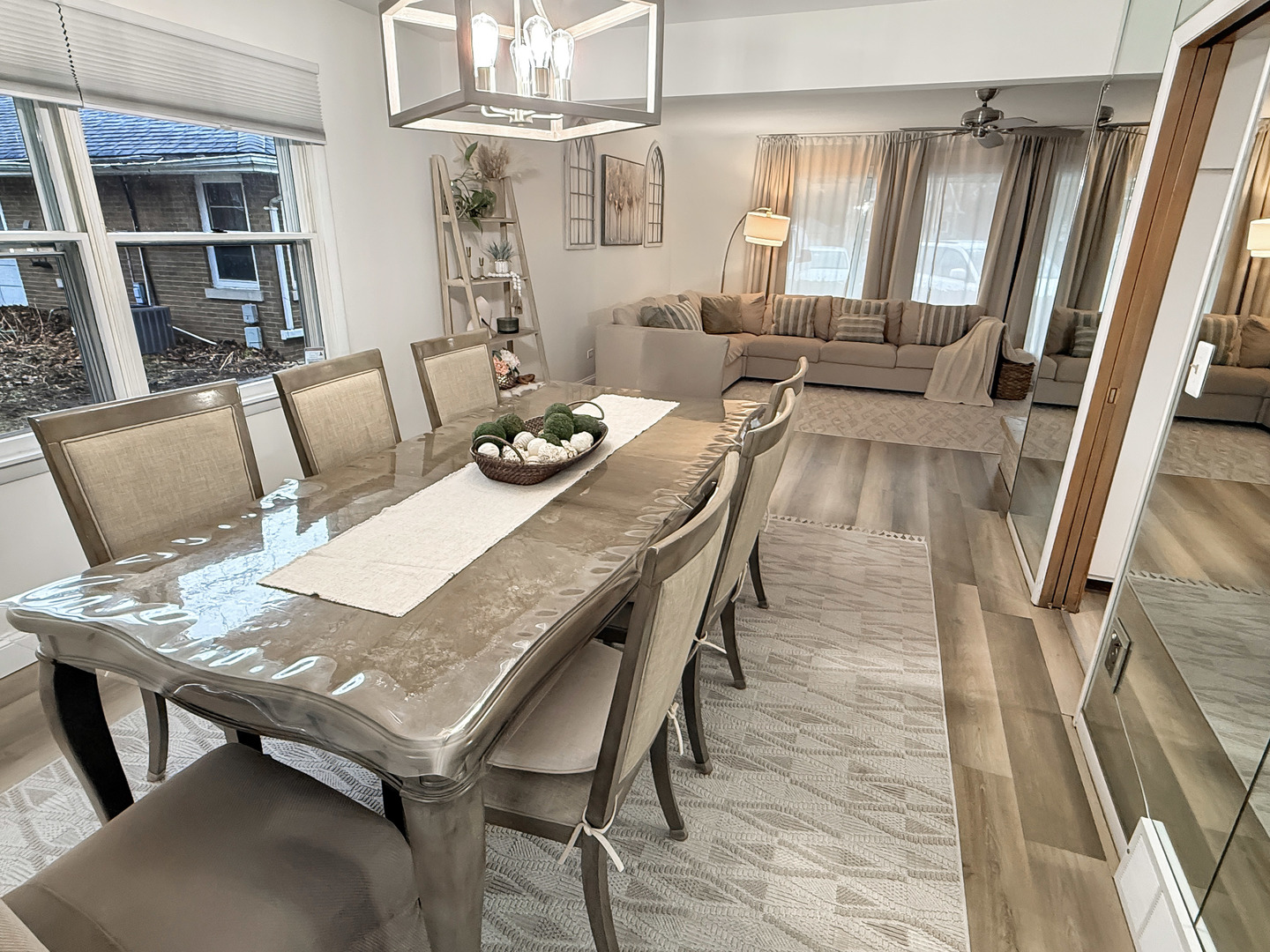 1010 W Atlantic Avenue, Waukegan, IL 60085