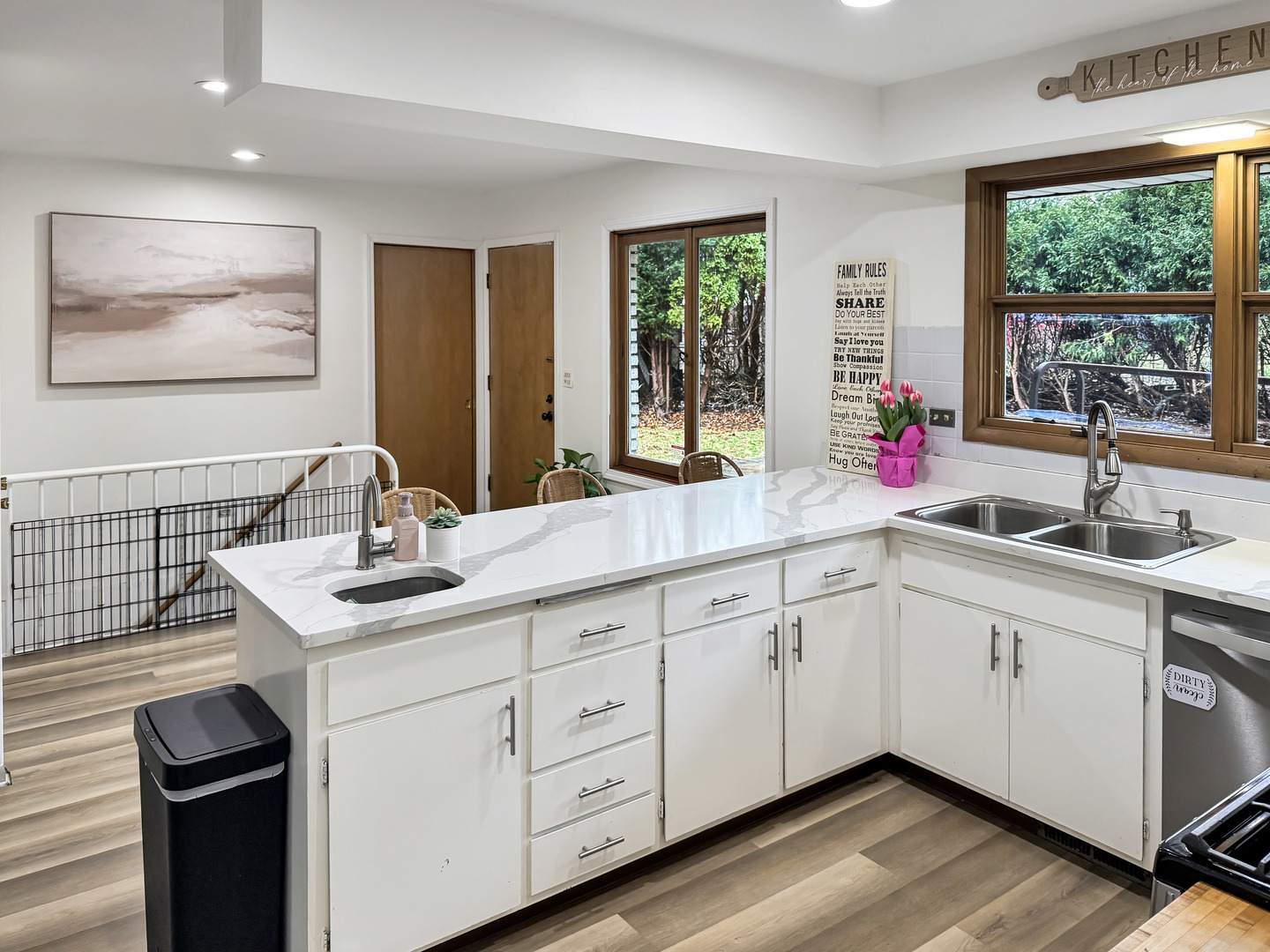 1010 W Atlantic Avenue, Waukegan, IL 60085