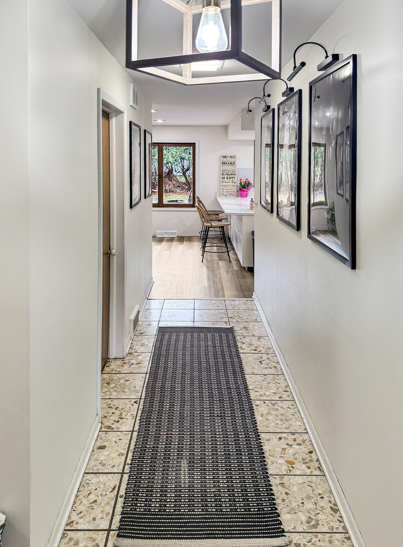 1010 W Atlantic Avenue, Waukegan, IL 60085