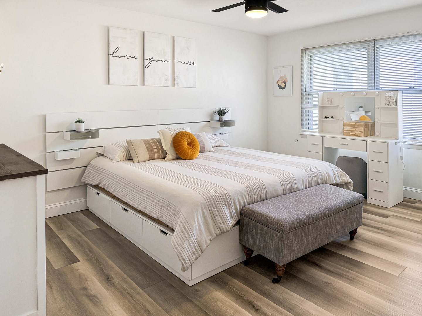 1010 W Atlantic Avenue, Waukegan, IL 60085