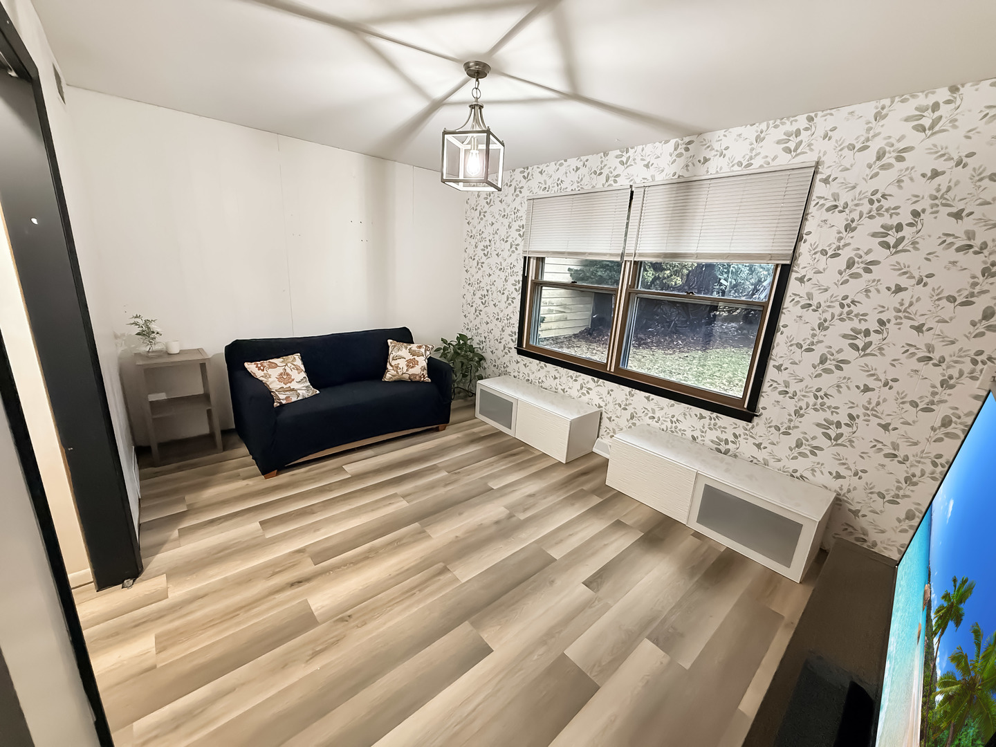 1010 W Atlantic Avenue, Waukegan, IL 60085