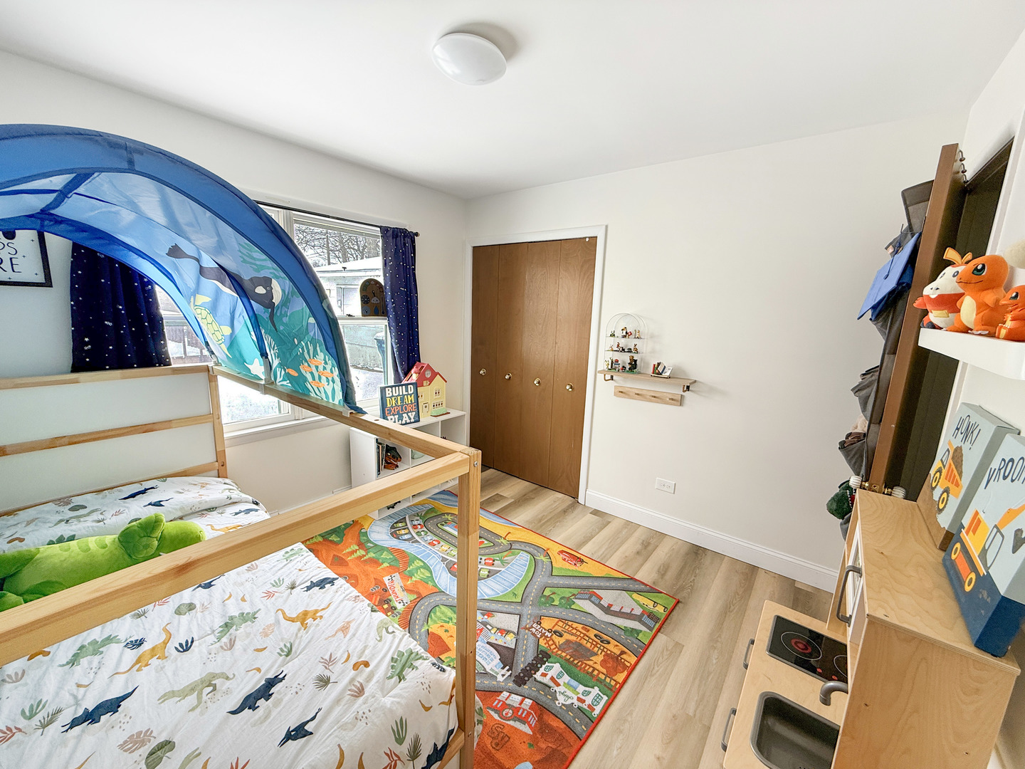 1010 W Atlantic Avenue, Waukegan, IL 60085