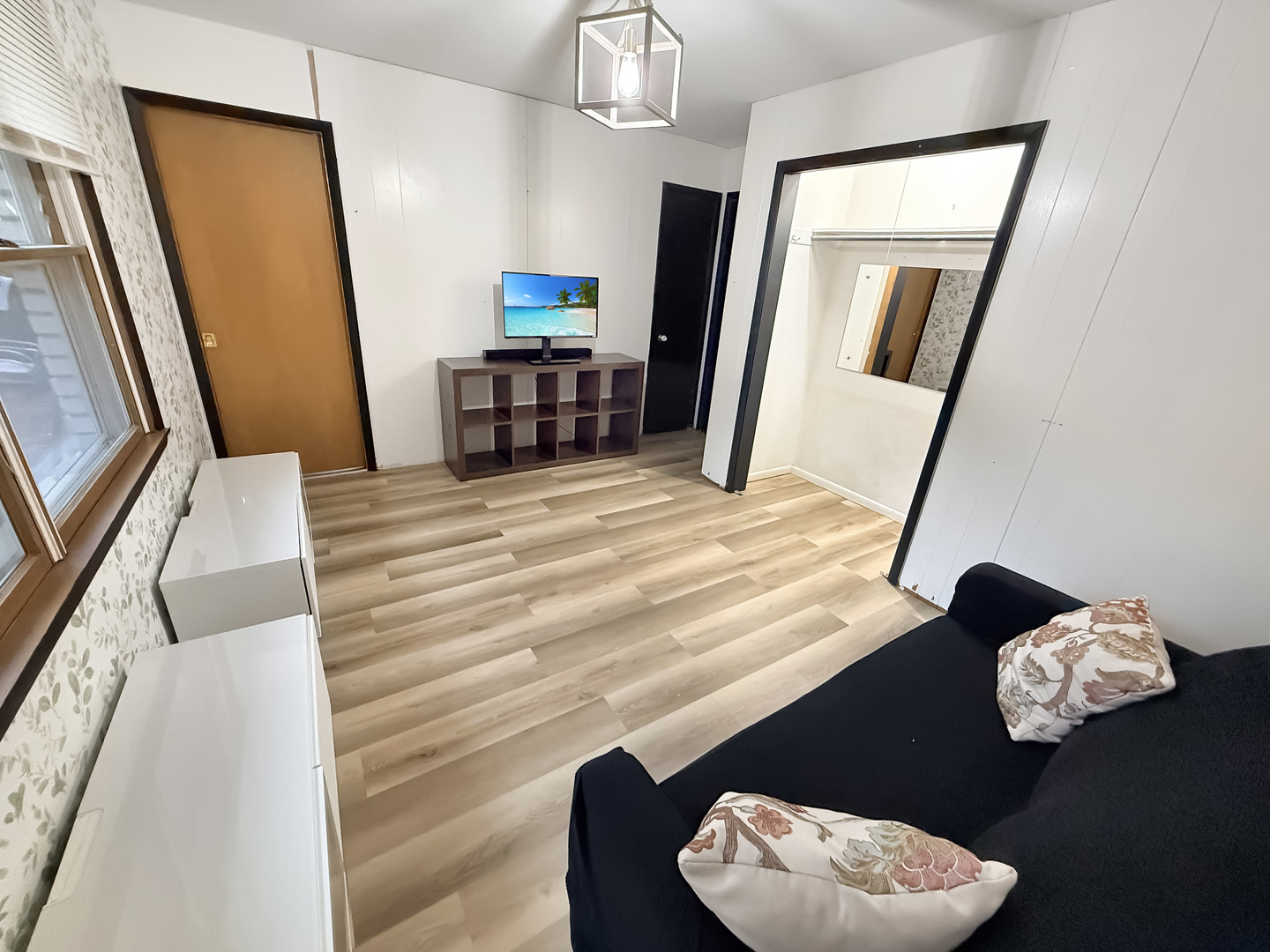 1010 W Atlantic Avenue, Waukegan, IL 60085