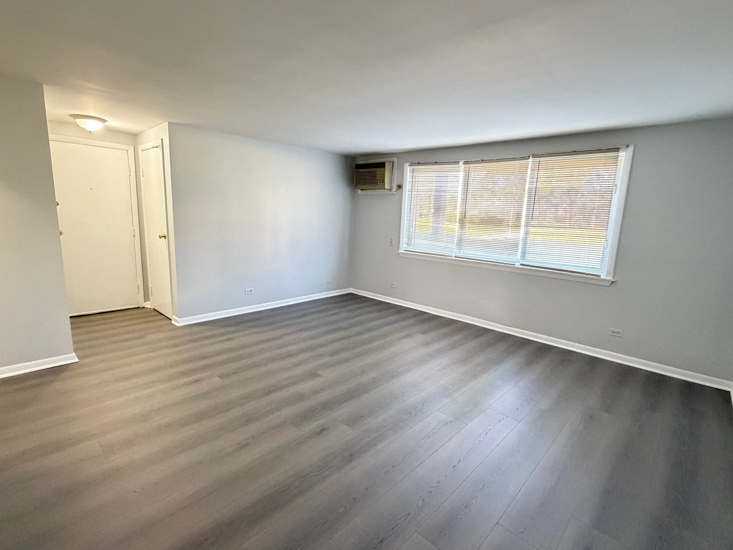 1110 W 18th Street #GE, Broadview, IL 60155