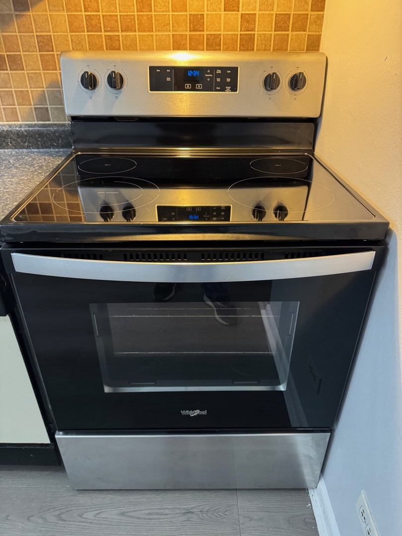 1110 W 18th Street #GE, Broadview, IL 60155