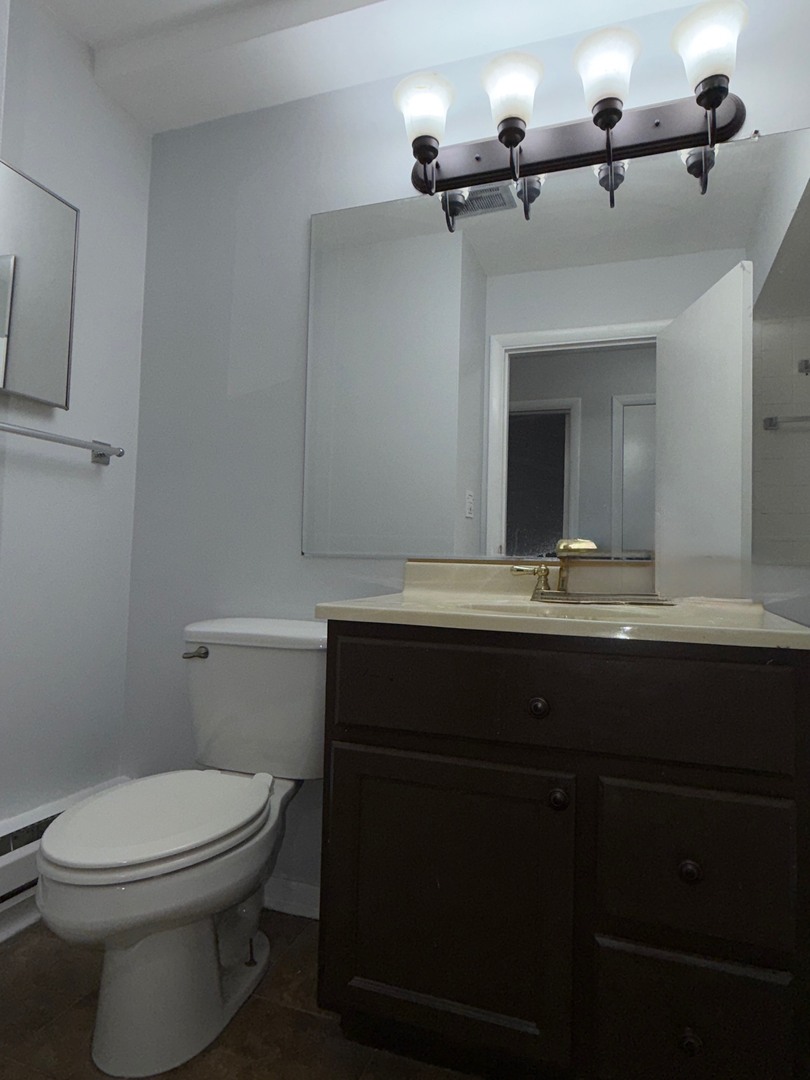 1110 W 18th Street #GE, Broadview, IL 60155