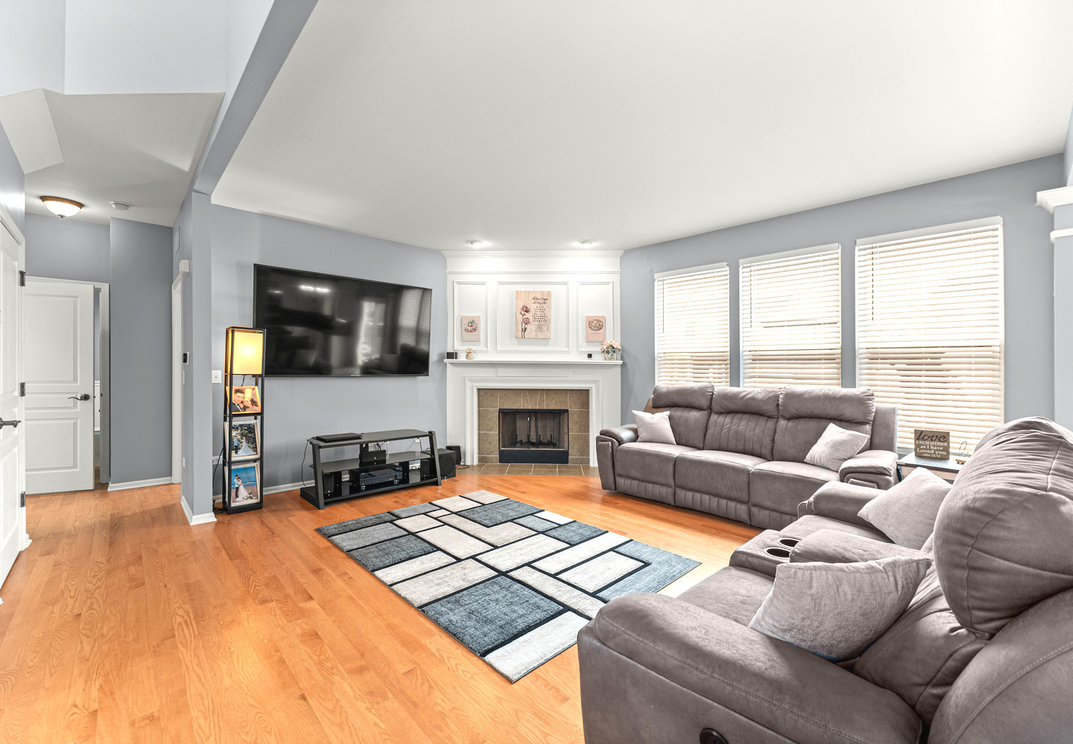 7 Pampas Court, Bolingbrook, IL 60490