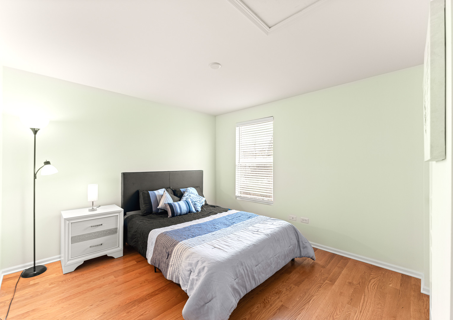 7 Pampas Court, Bolingbrook, IL 60490