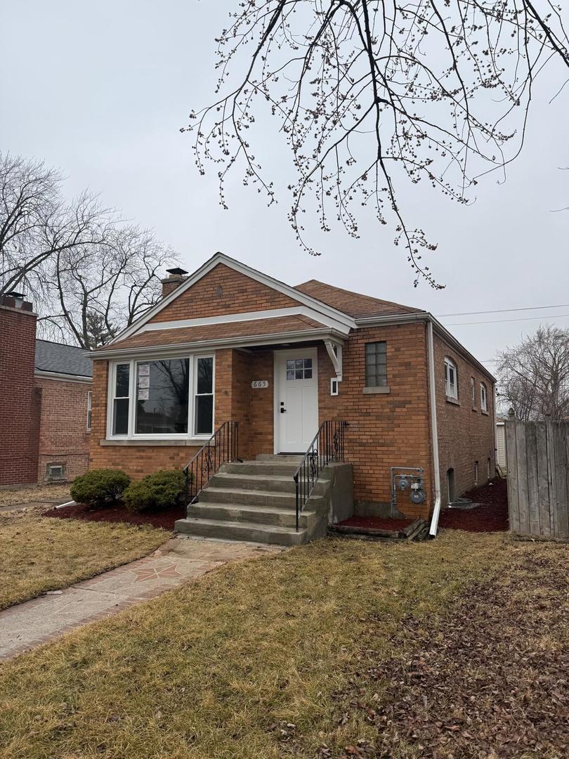 665 W 144th Street, Riverdale, IL 60827