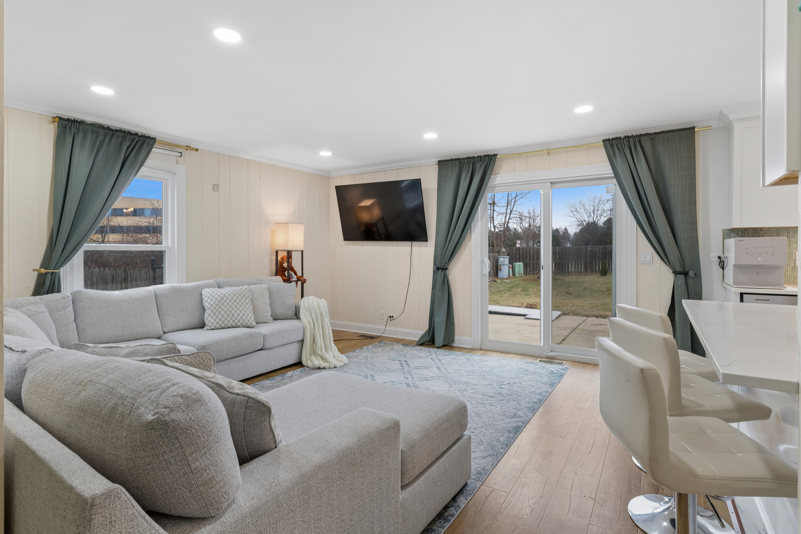 603 Harris Drive, Buffalo Grove, IL 60089