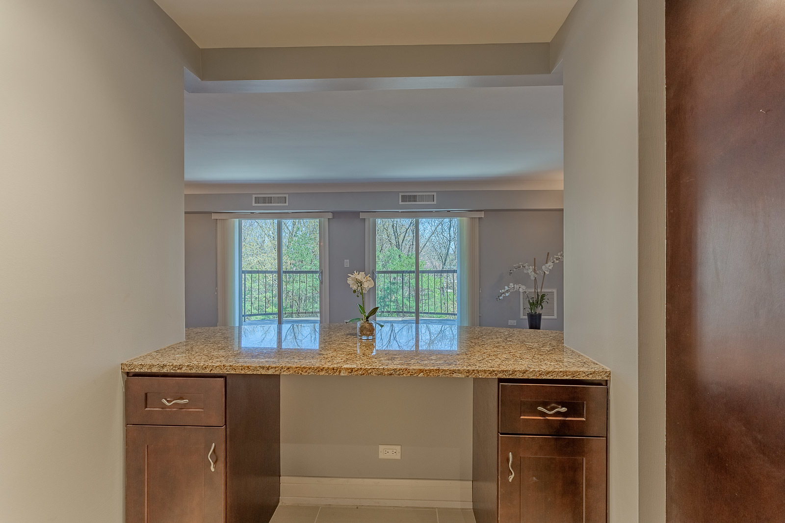 1615 E Central Road #401A, Arlington Heights, IL 60005