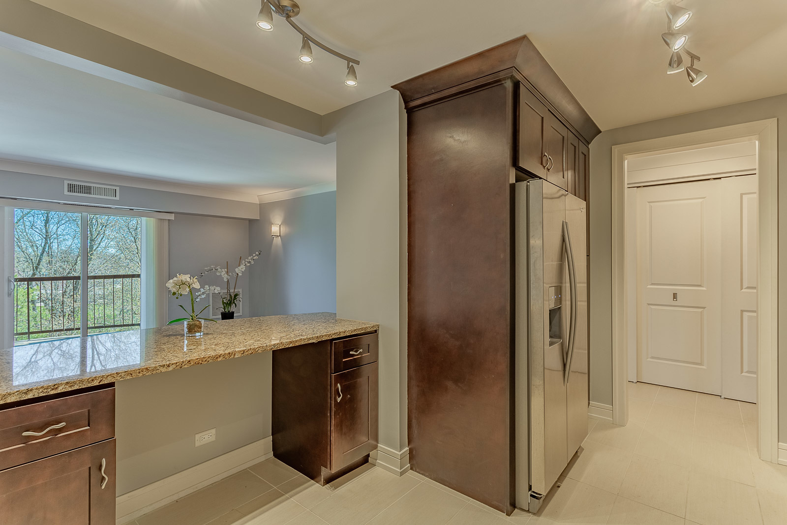 1615 E Central Road #401A, Arlington Heights, IL 60005