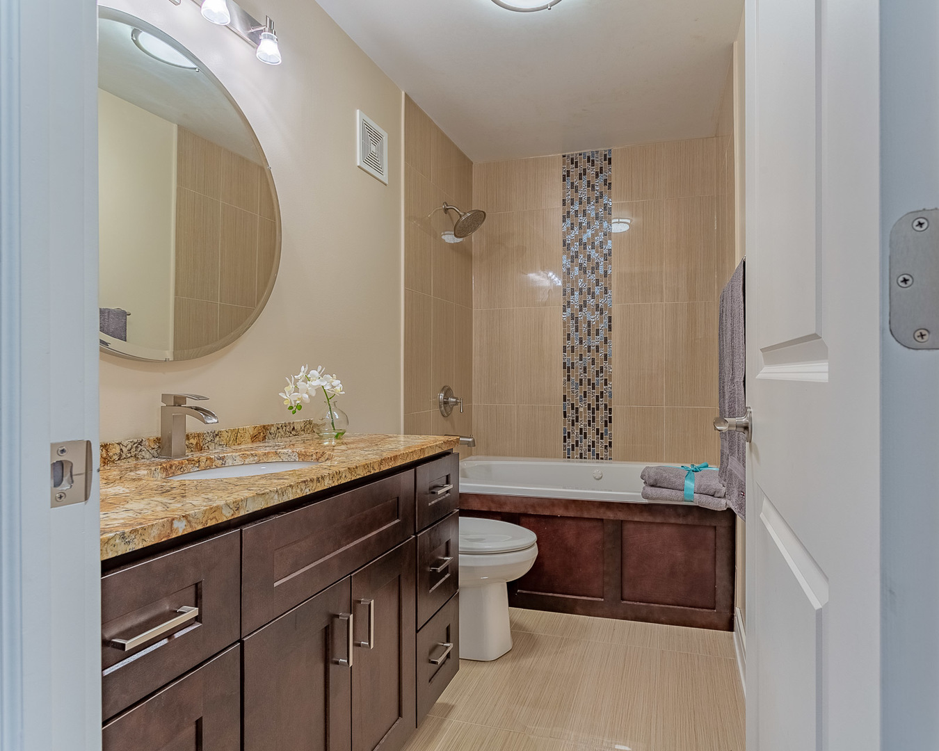 1615 E Central Road #401A, Arlington Heights, IL 60005