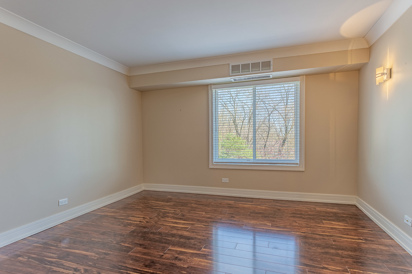 1615 E Central Road #401A, Arlington Heights, IL 60005