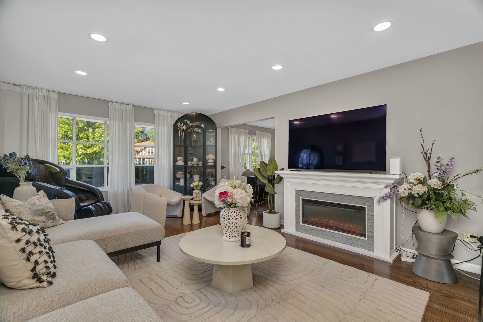 4217 Main Street, Downers Grove, IL 60515