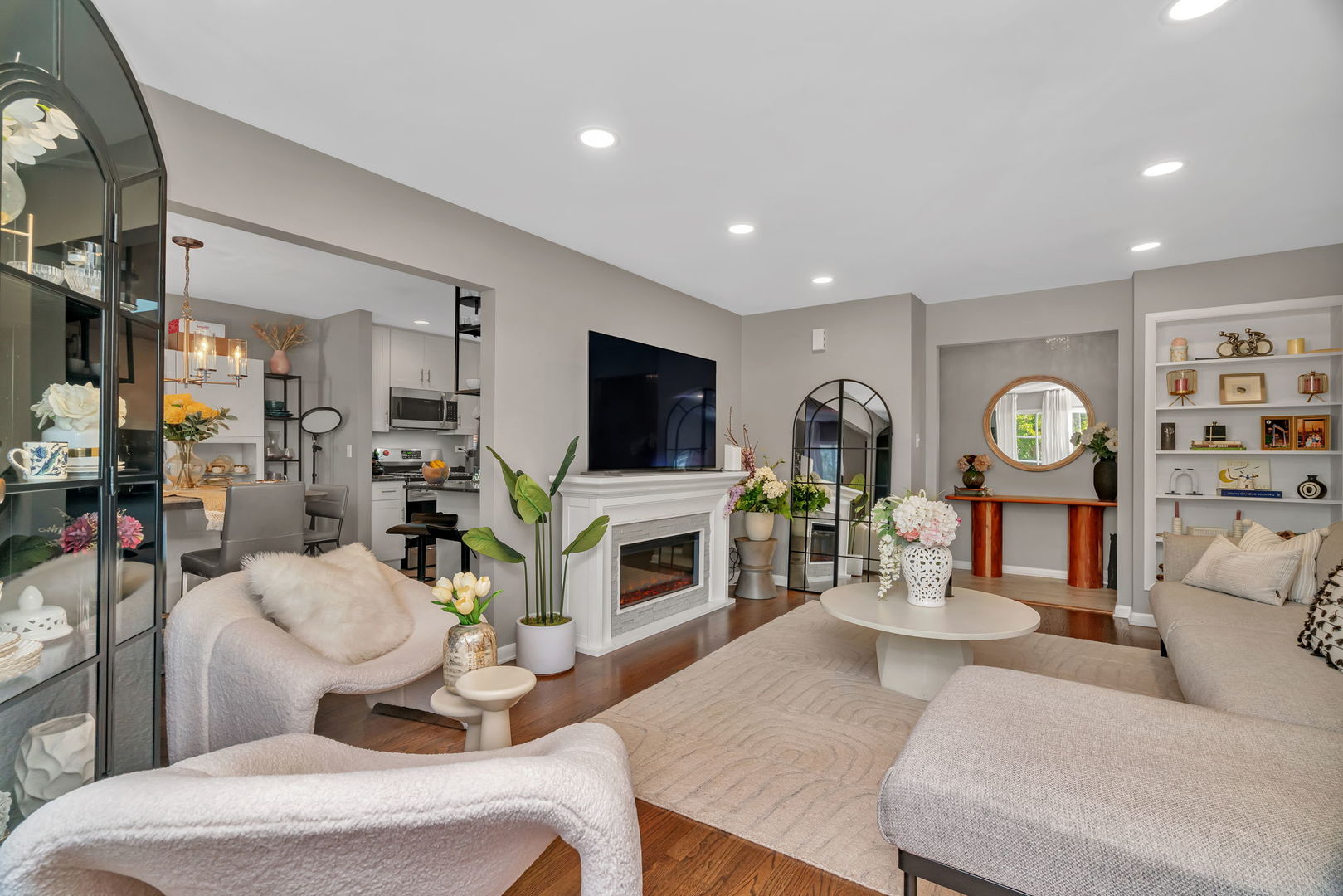 4217 Main Street, Downers Grove, IL 60515