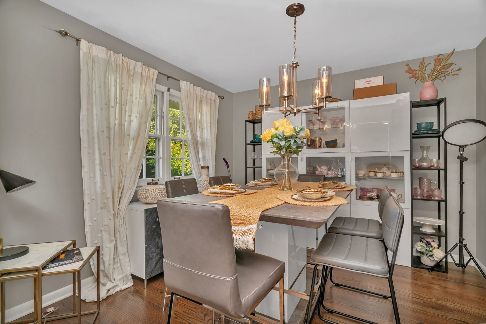 4217 Main Street, Downers Grove, IL 60515