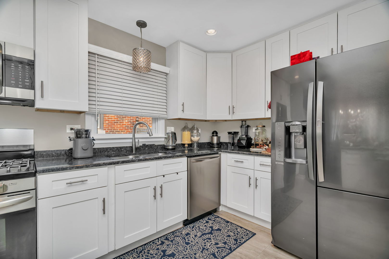 4217 Main Street, Downers Grove, IL 60515