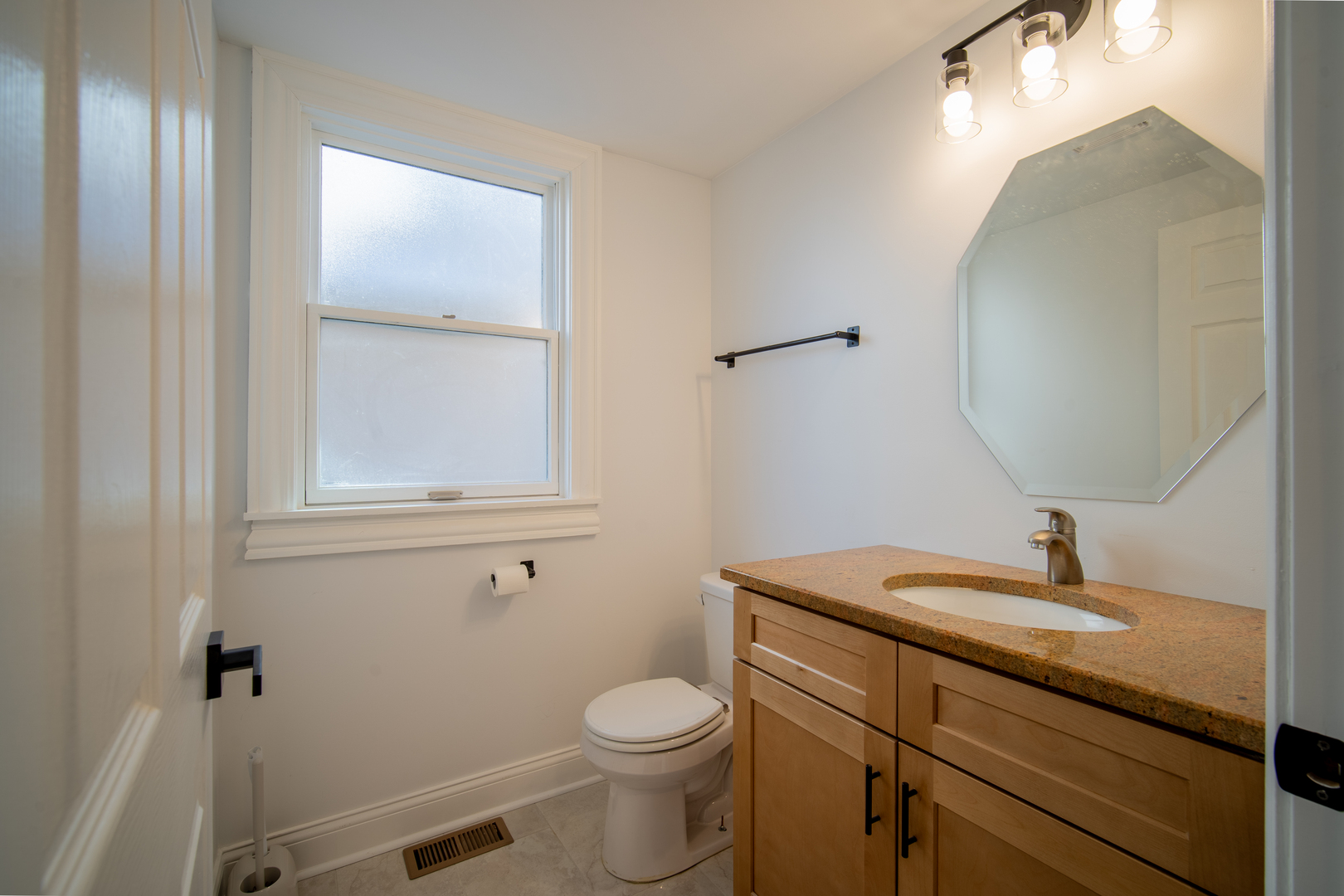 4137 Clinton Avenue, Stickney, IL 60402