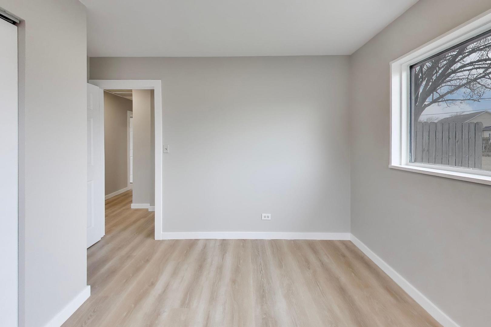 260 Mohave Street, Hoffman Estates, IL 60169