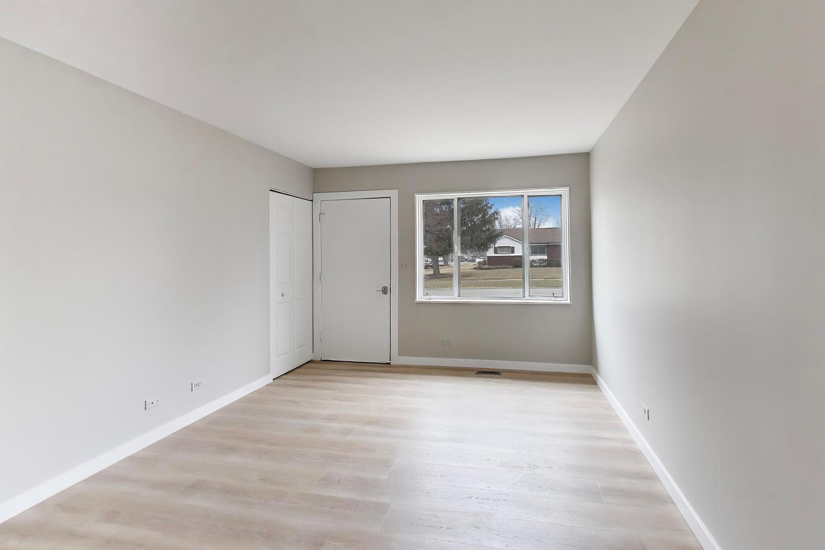 260 Mohave Street, Hoffman Estates, IL 60169