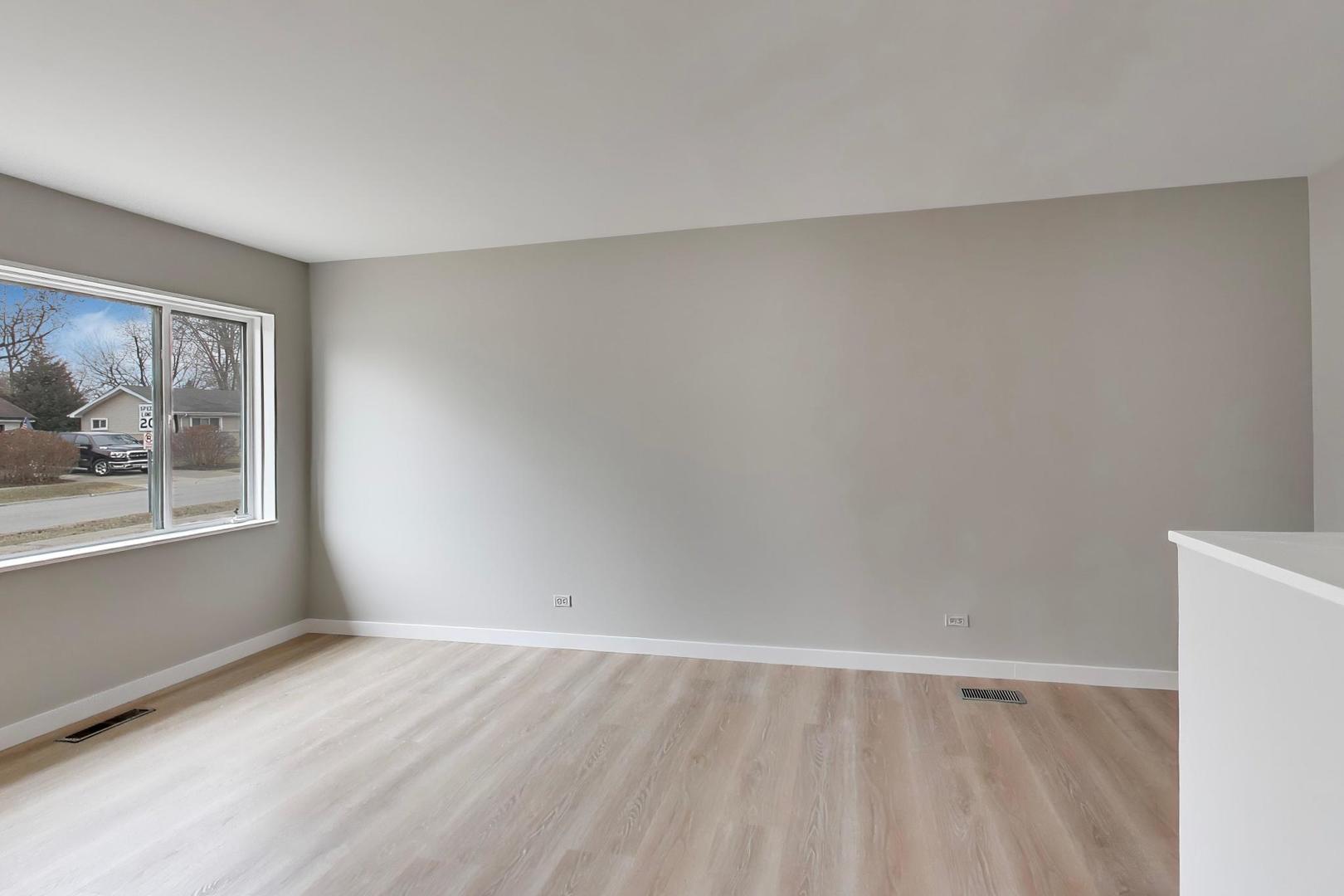 260 Mohave Street, Hoffman Estates, IL 60169