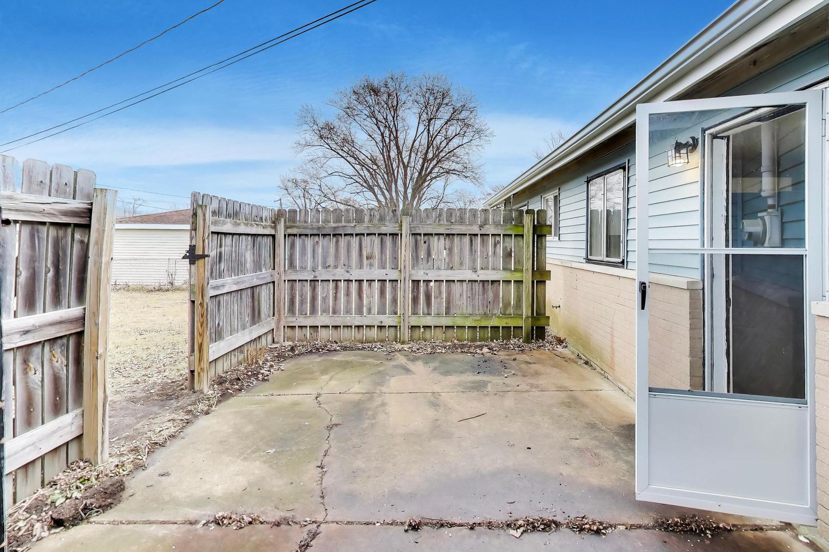 260 Mohave Street, Hoffman Estates, IL 60169