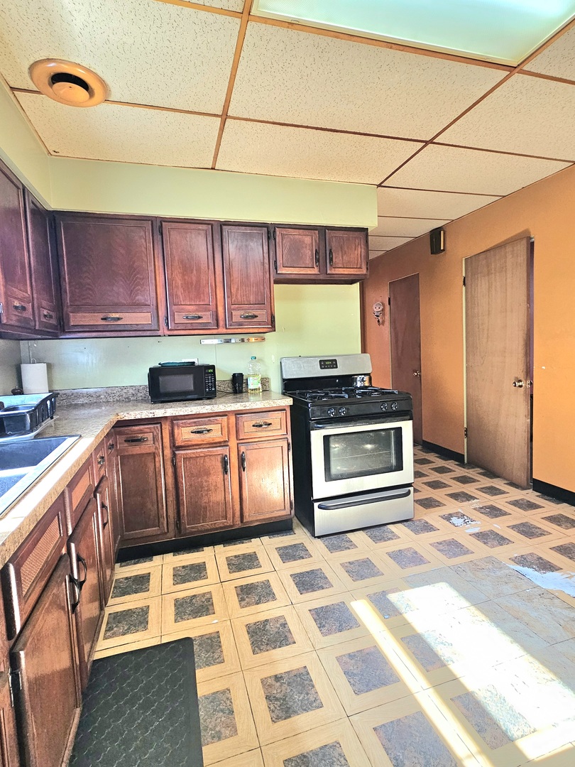 1515 S 57th Court, Cicero, IL 60804