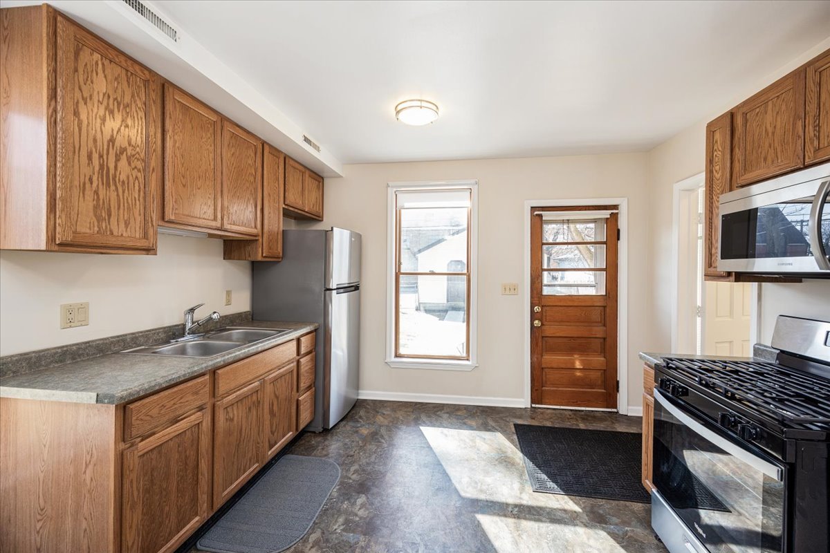 9011 Sheridan Avenue, Brookfield, IL 60513